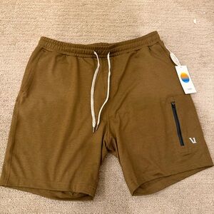Vuori Men's Sunday Performance Shorts (new with tags)